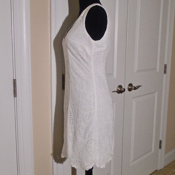 LILLY PULITZER Madden Petal Eyelet Dress 2/4 - Picture 5 of 8